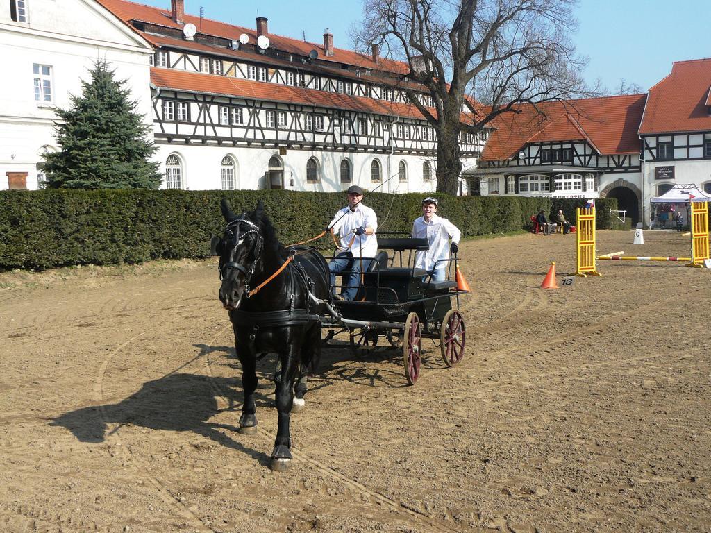 فيلا Folwark Leszczynowka Srebrna Góra المظهر الخارجي الصورة